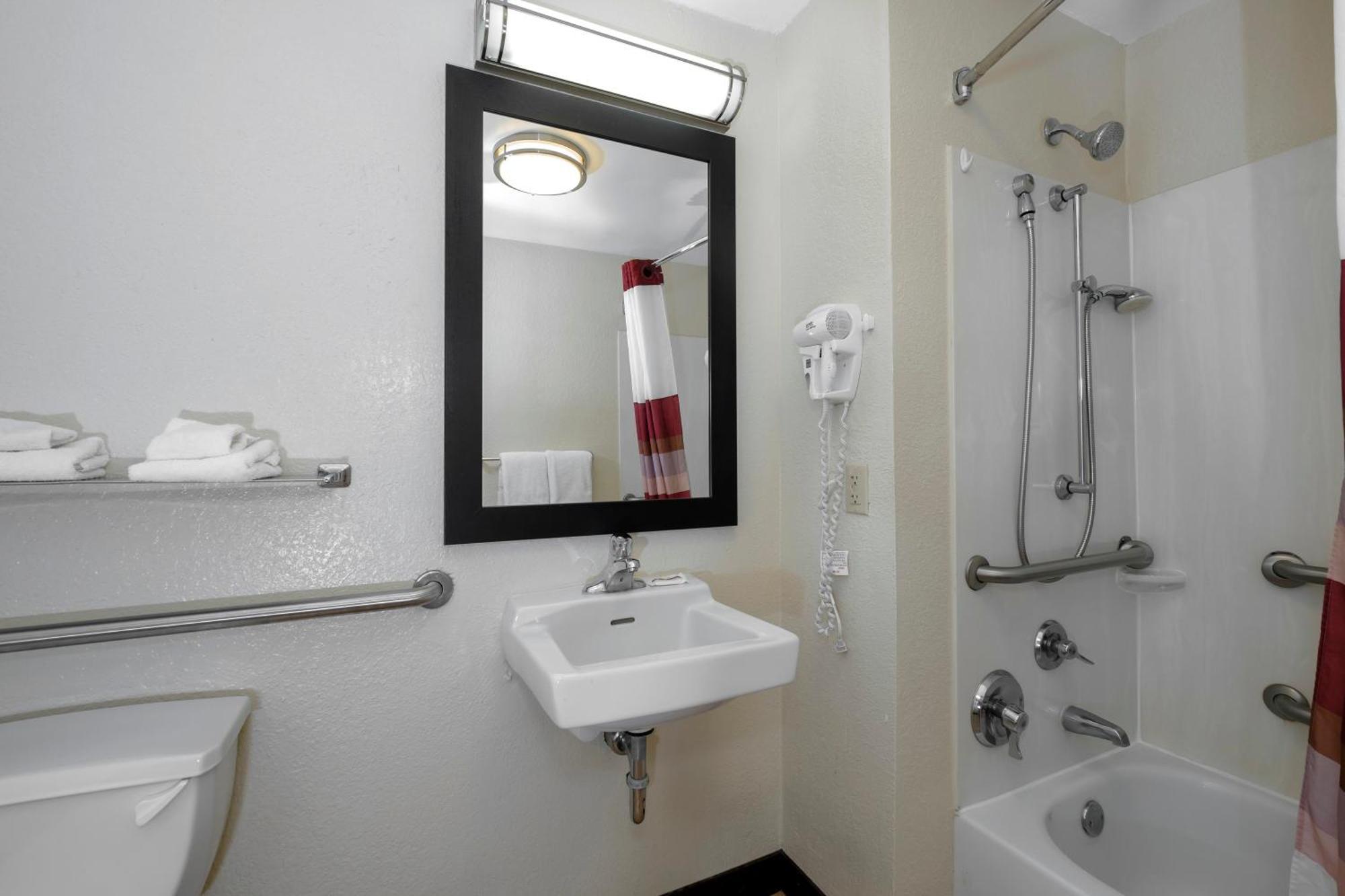 Superior King Room Disability Access Smoke