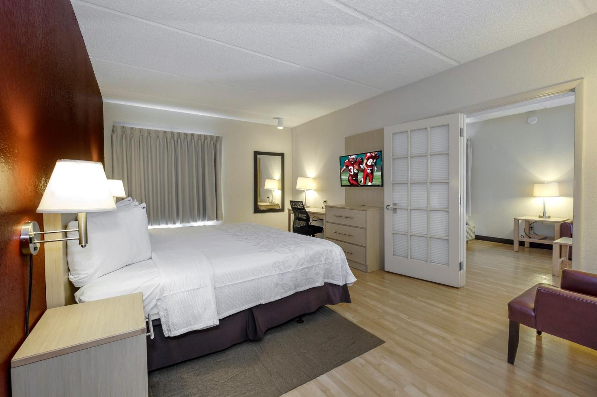 Two Room Suite One King Bed Disability Access Smoke