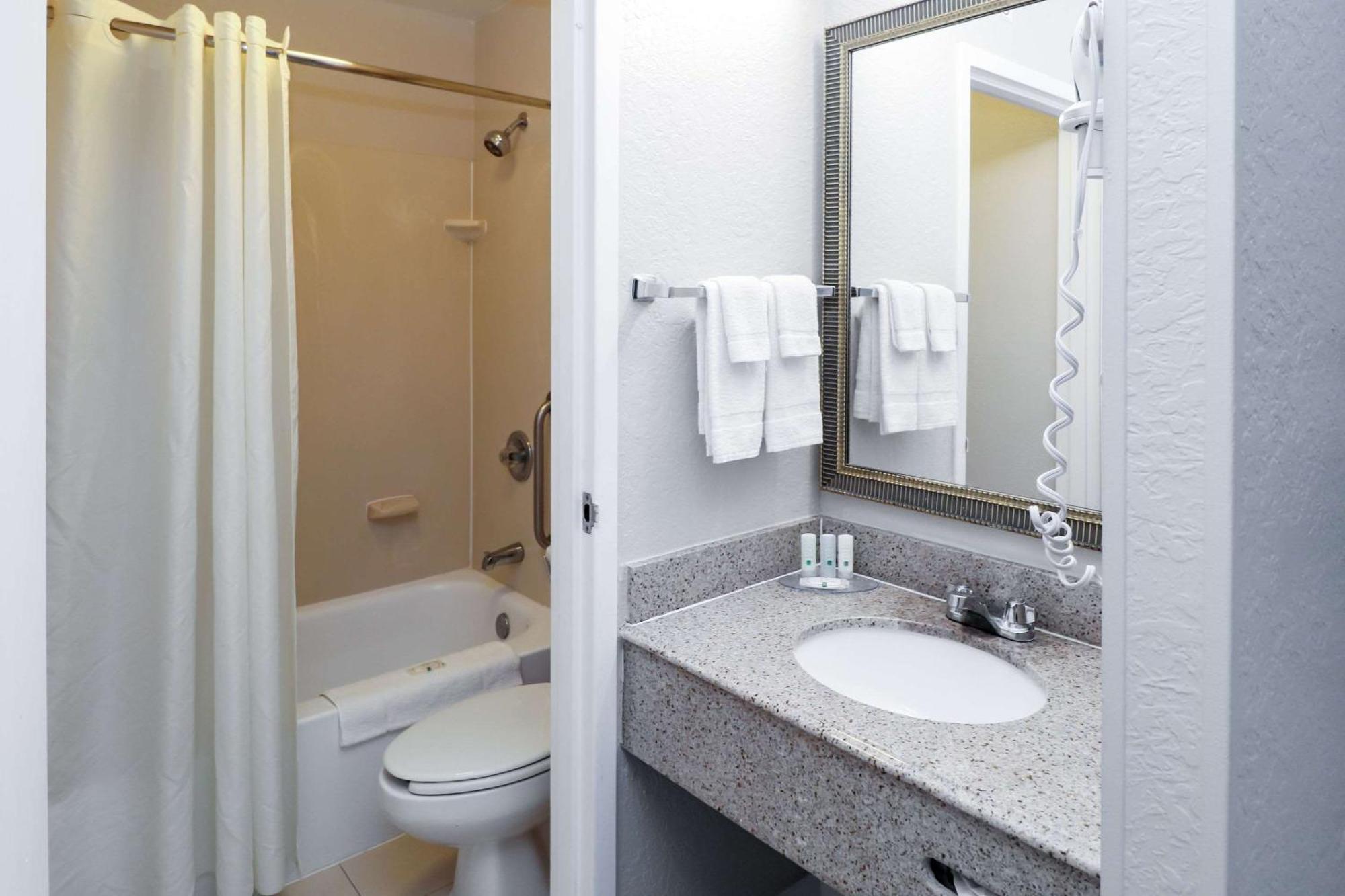 Double Room Two Double Beds Non-Smoking
