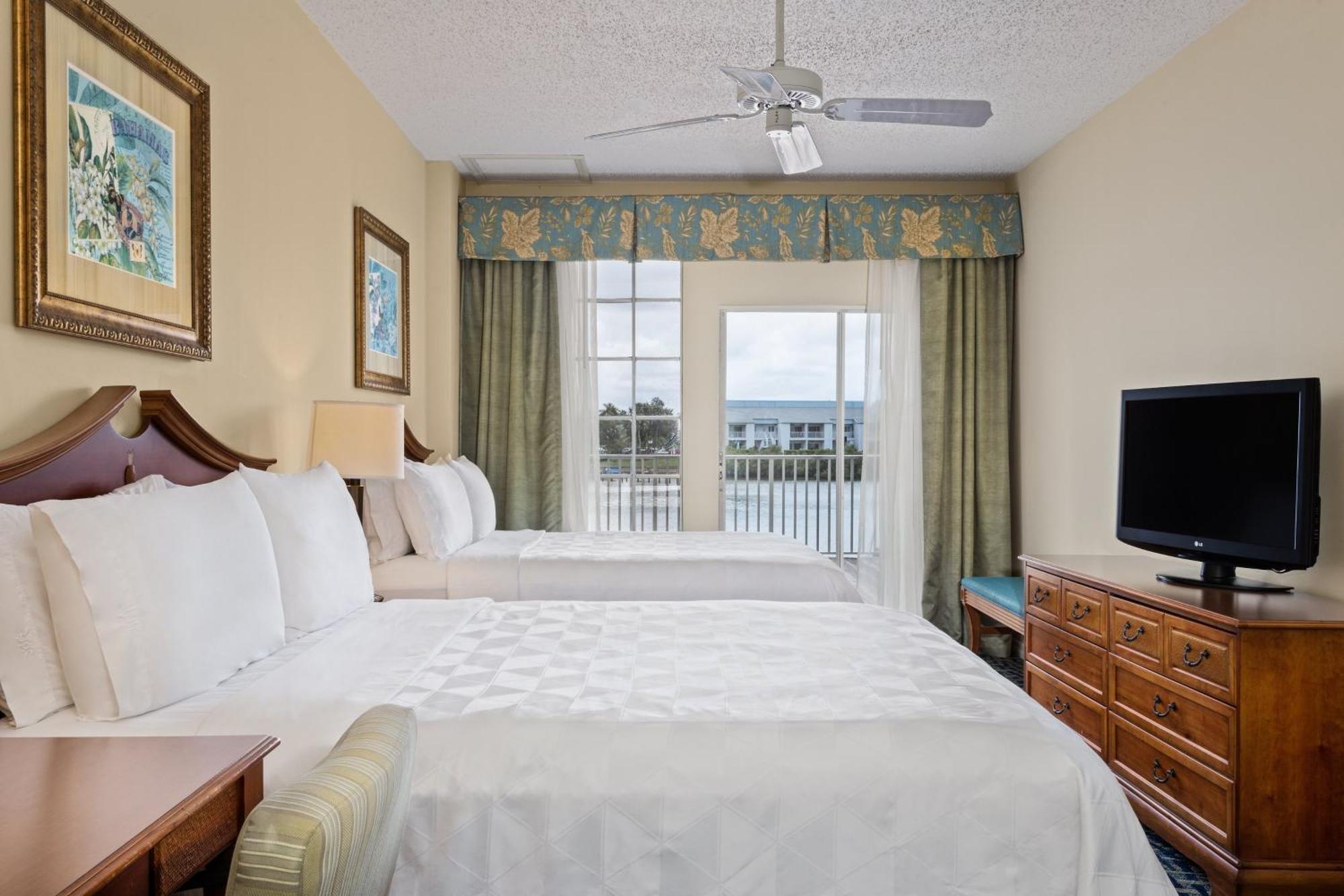 One-Bedroom Suite with Marina View - Non-Smoking