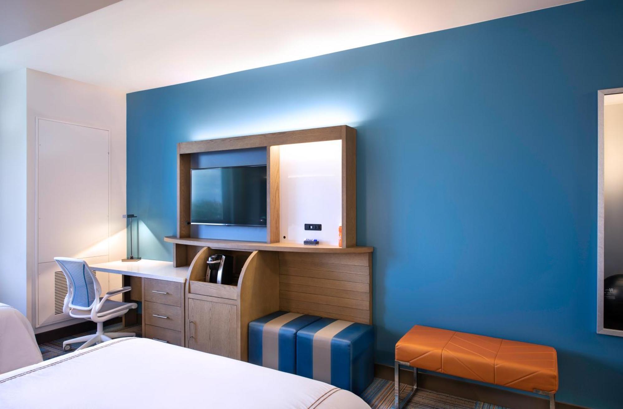 Premium King Room with Lake View
