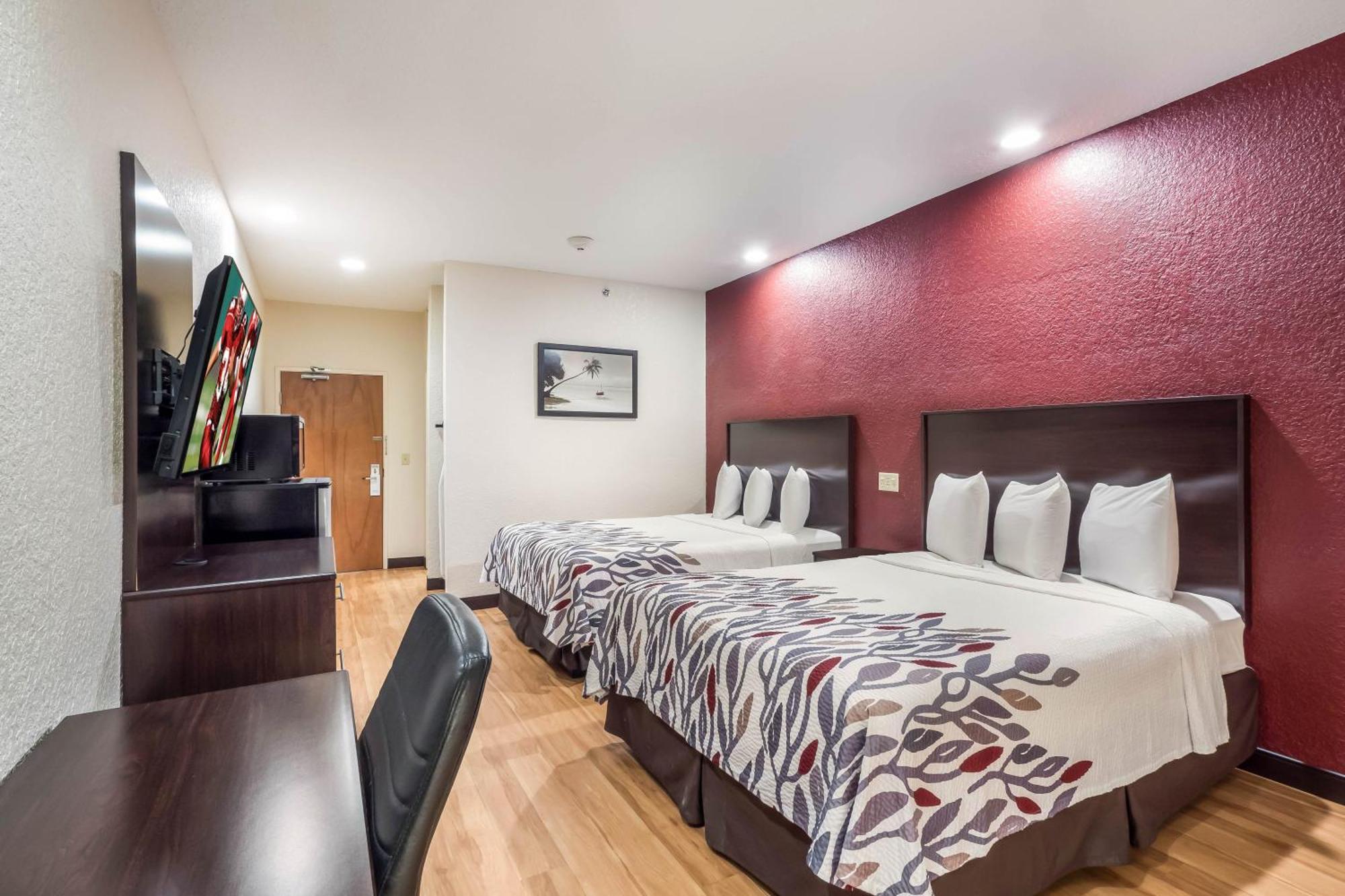 Deluxe Room Two Queen Beds Smoke