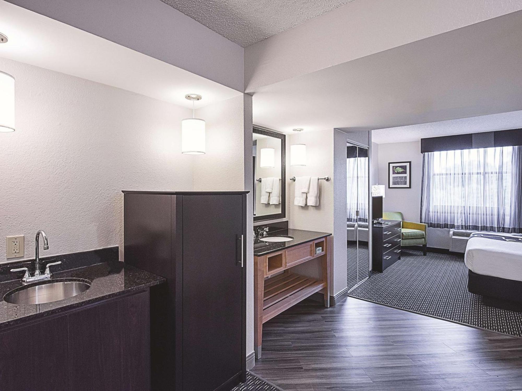 King Studio Suite Non-Smoking
