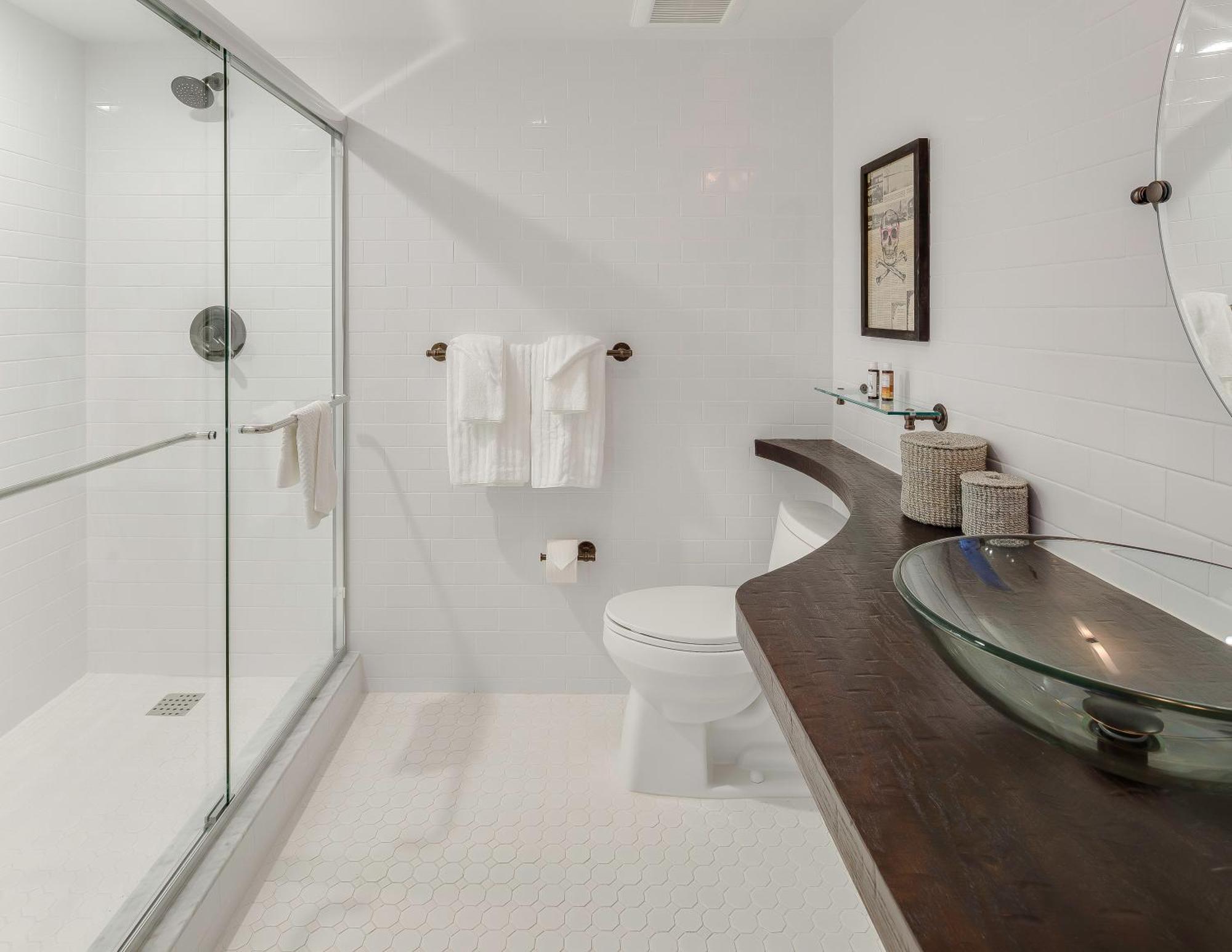 One-Bedroom King Suite