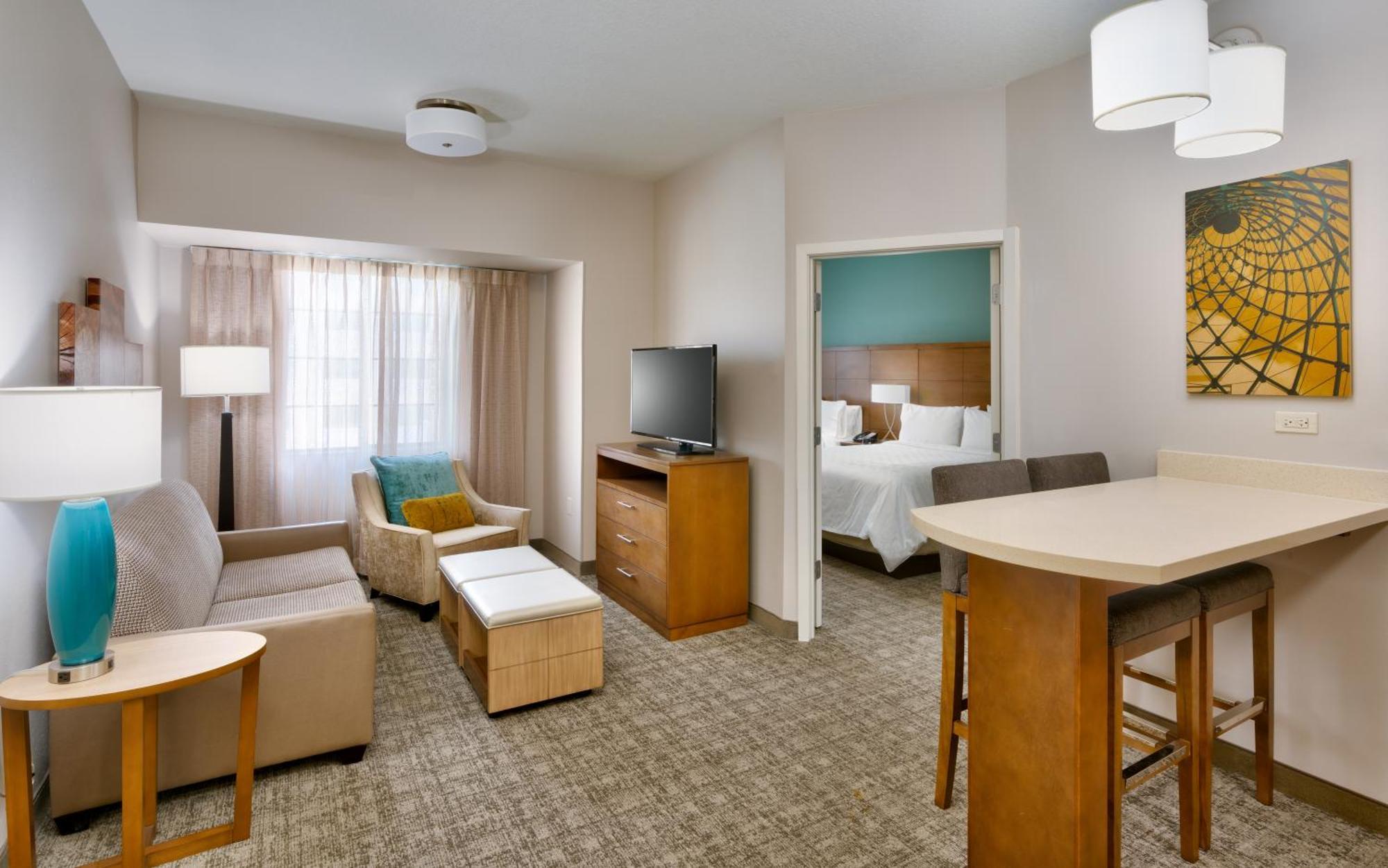 Two-Bedroom Suite,1458166351:JPEG