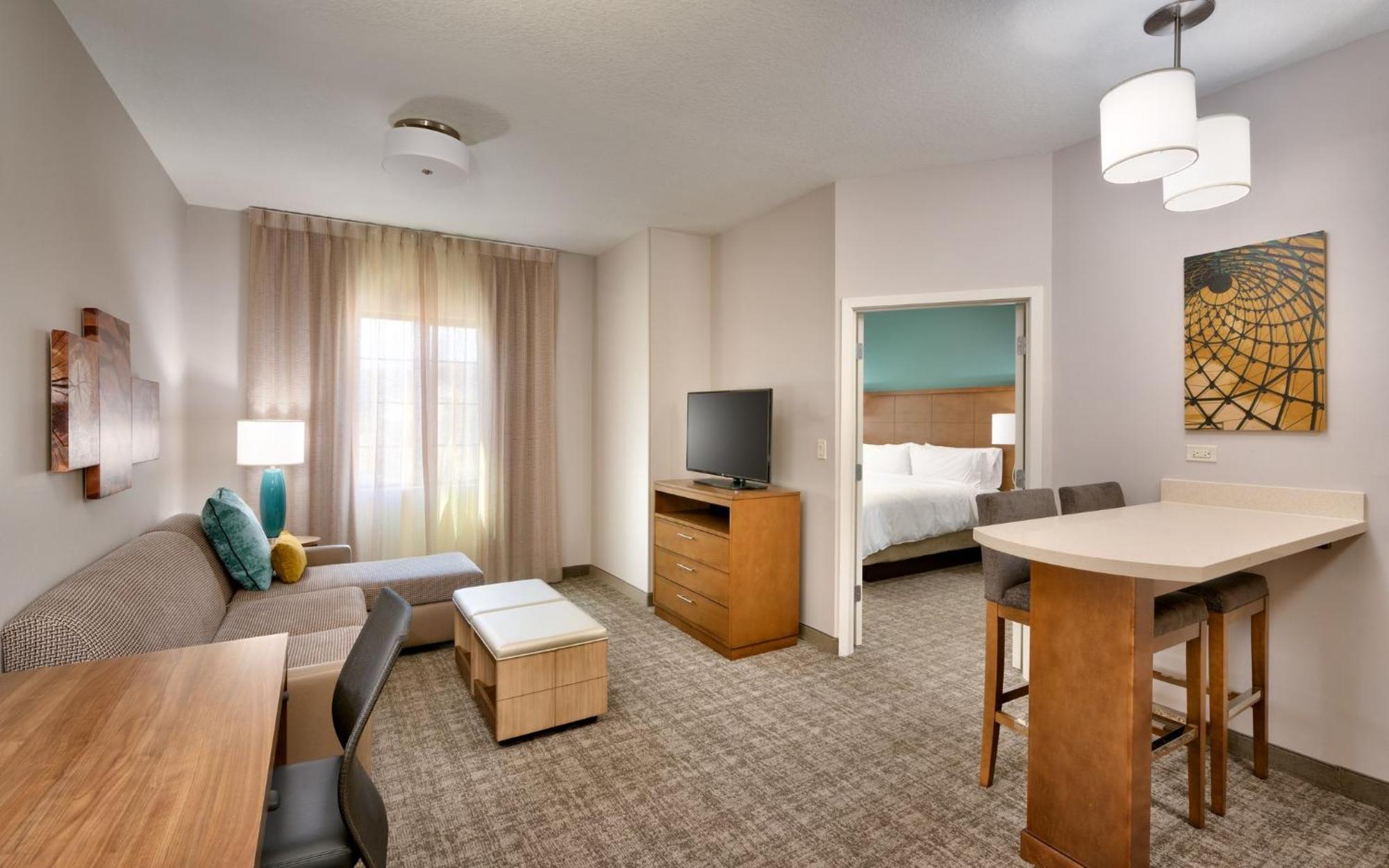 One-Bedroom King Suite,1284274756:JPEG