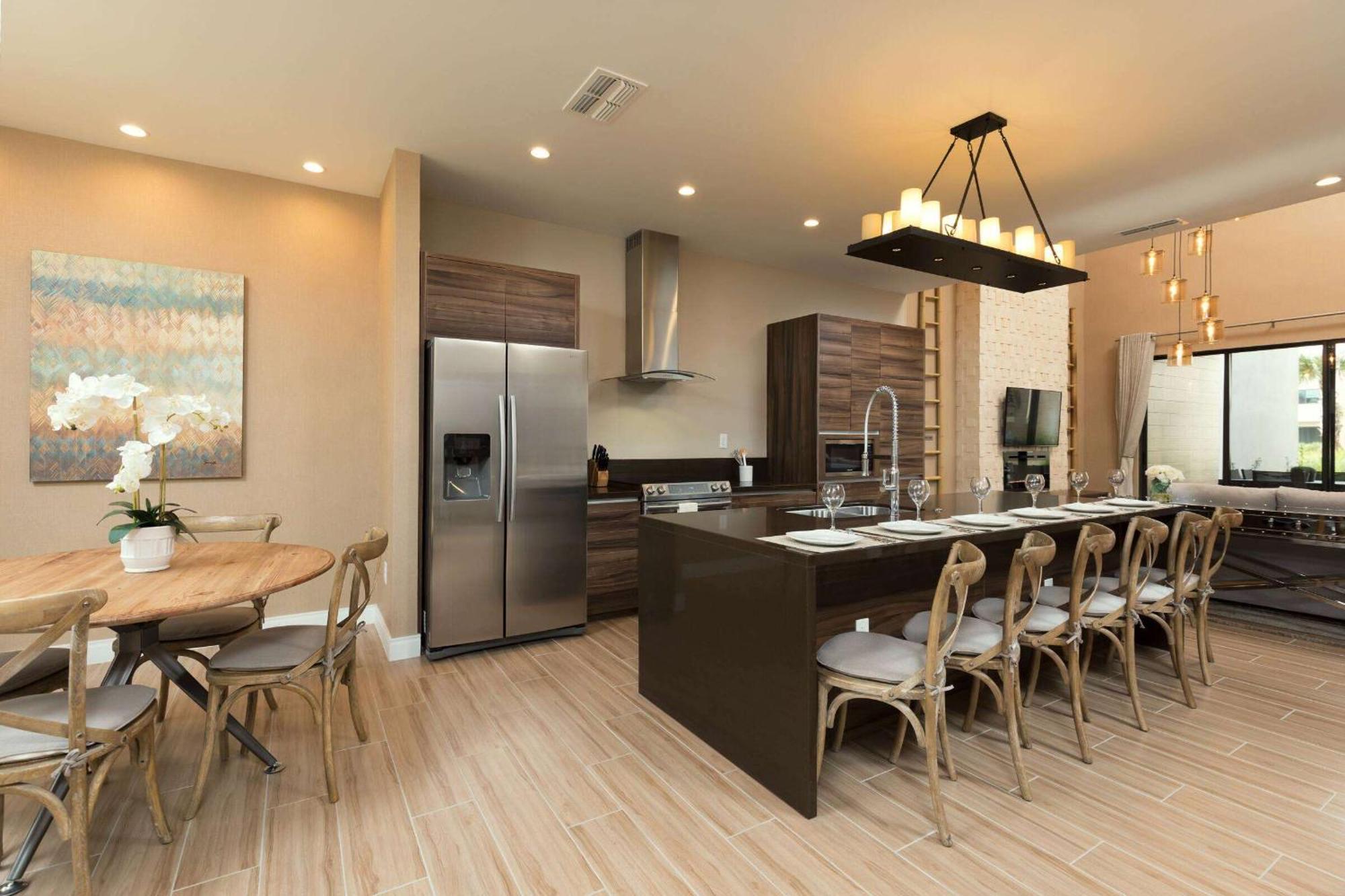 4 Bedroom Deluxe Mobility Accessible Villa BBQ Grill