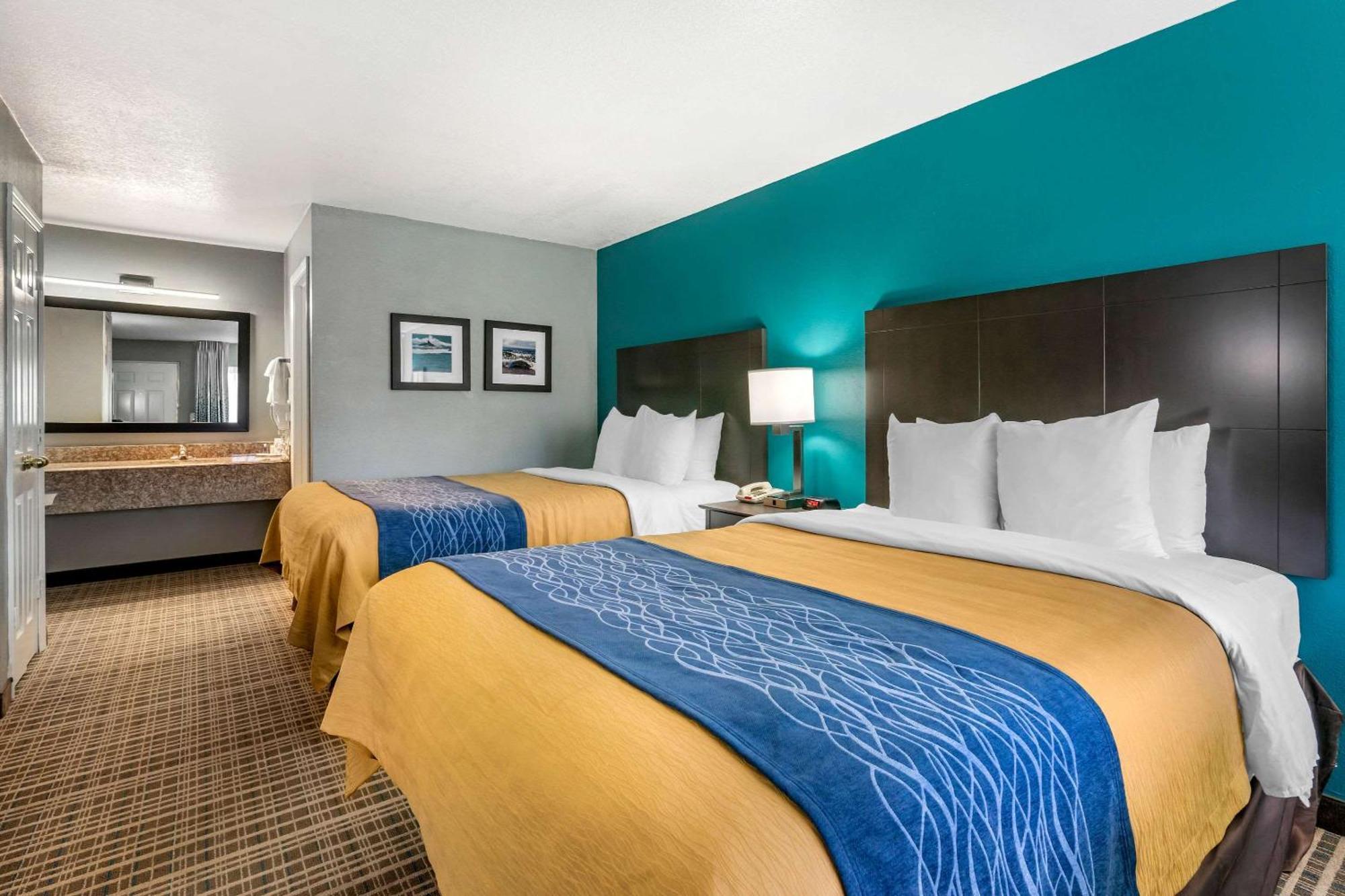 Queen Room with Two Queen Beds - Non-Smoking