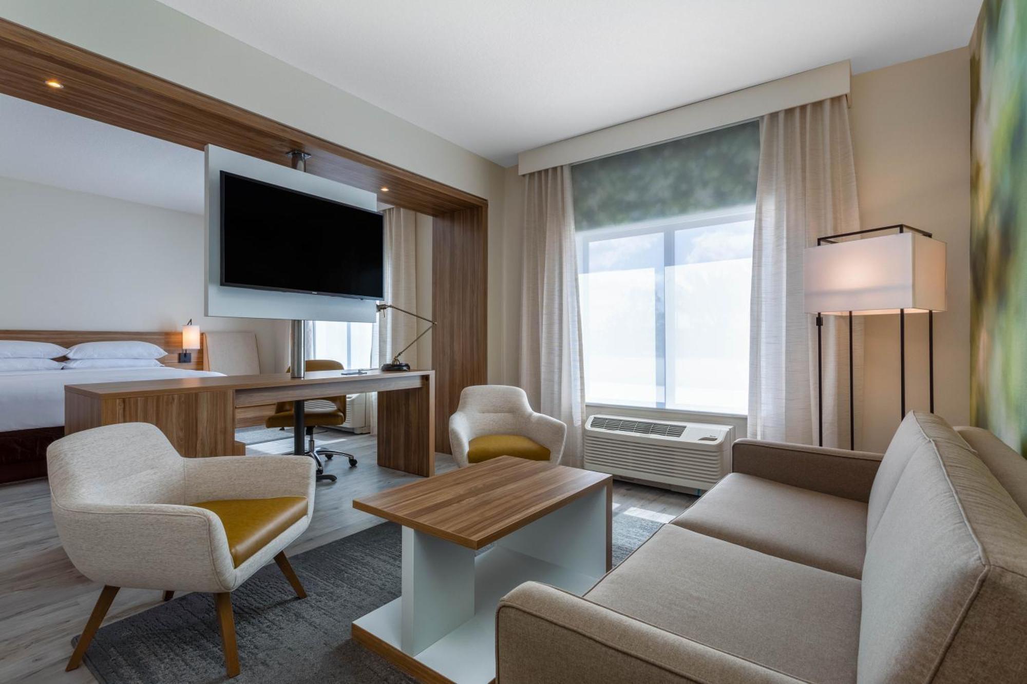 King Suite Sofa Bed No Resort Fee