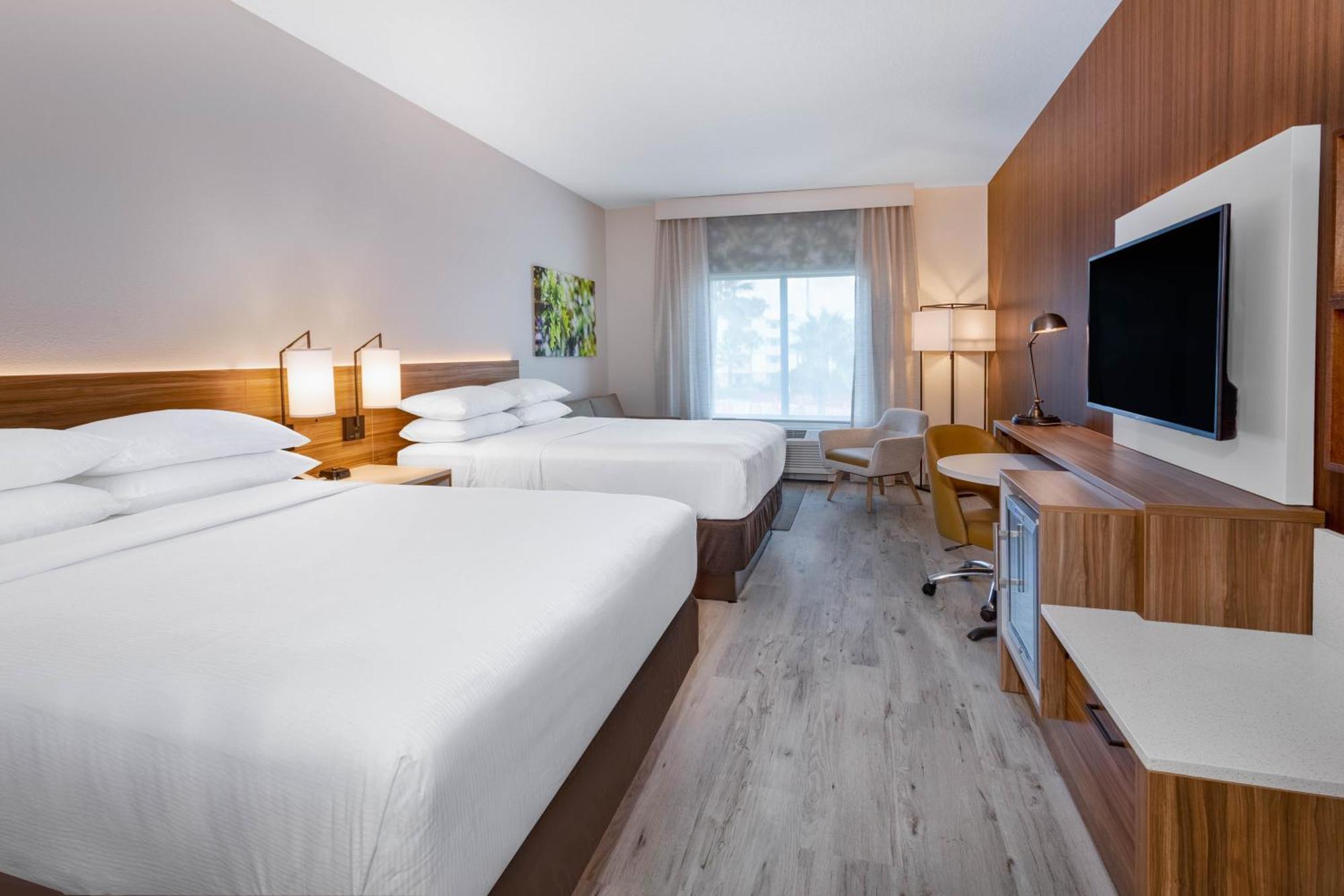 Queen Suite Two Queen Beds Sofa Bed No Resort Fee