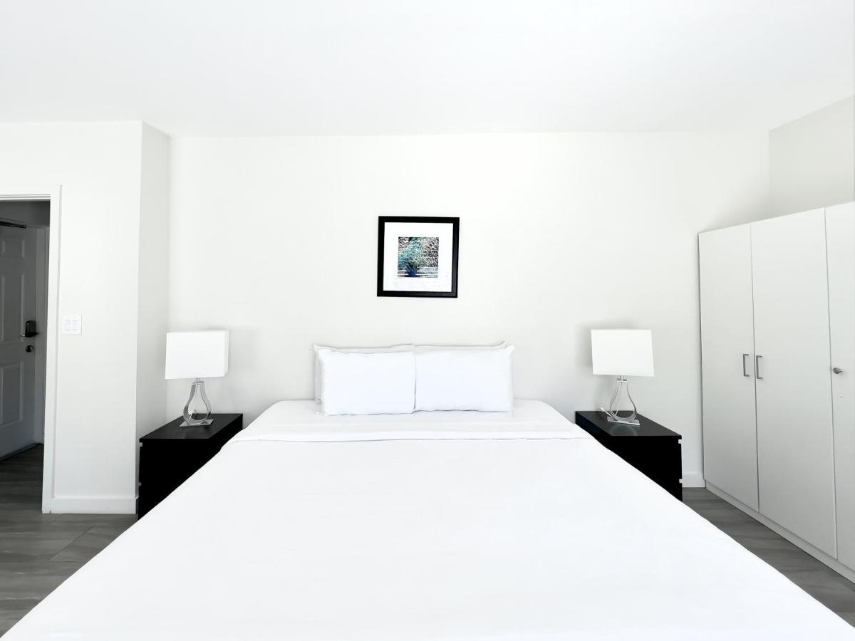 One-Bedroom King Suite