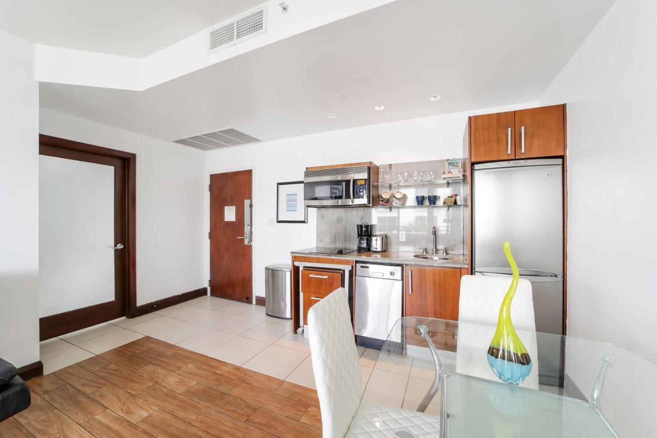 One-Bedroom King Suite Partial Ocean View Balcony Unit C302