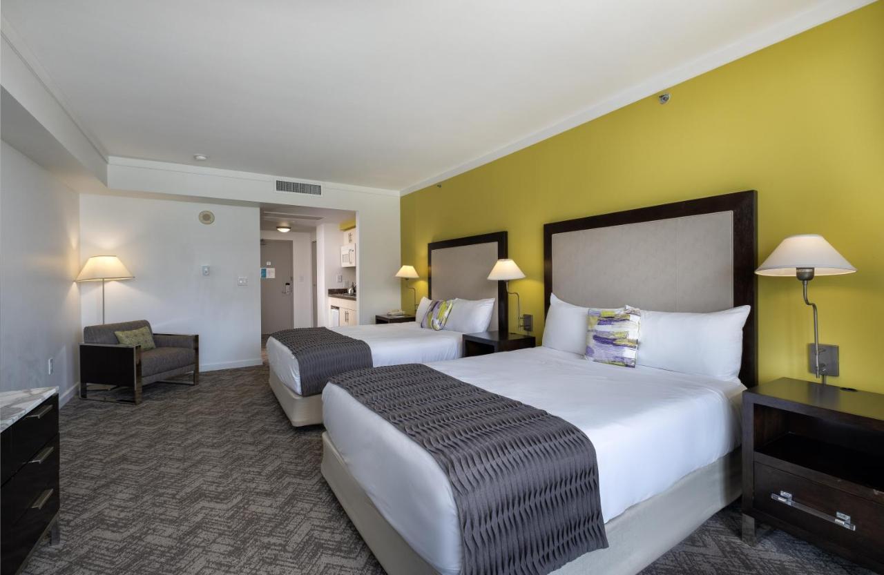 Queen Room Two Queen Beds City View
