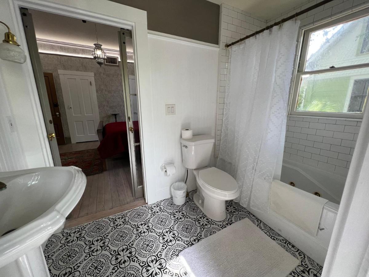 Deluxe Double Room with Balcony,1317972451:JPEG