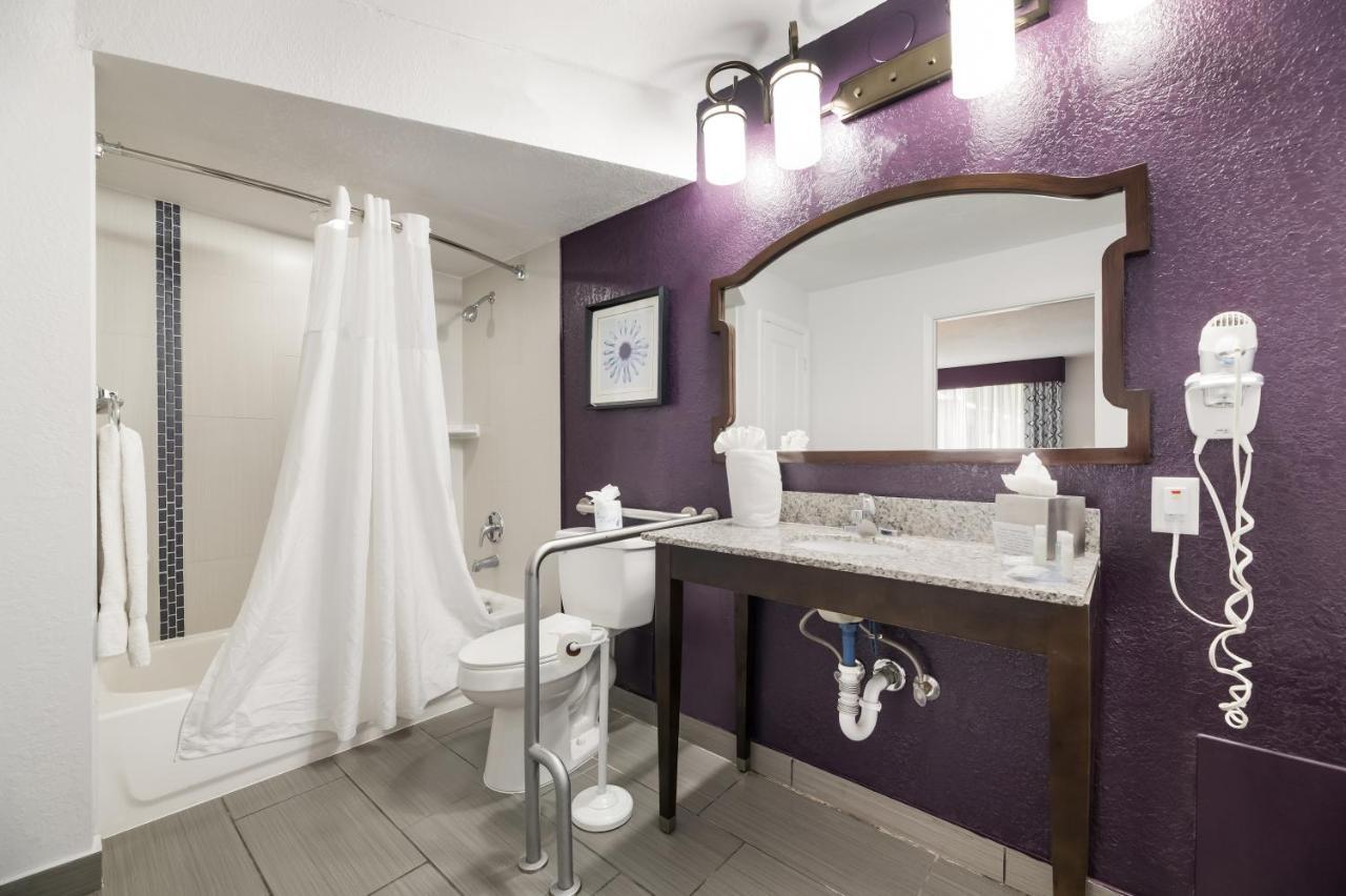 King Room - Disability Access (No Resort Fee),1435200334:JPEG