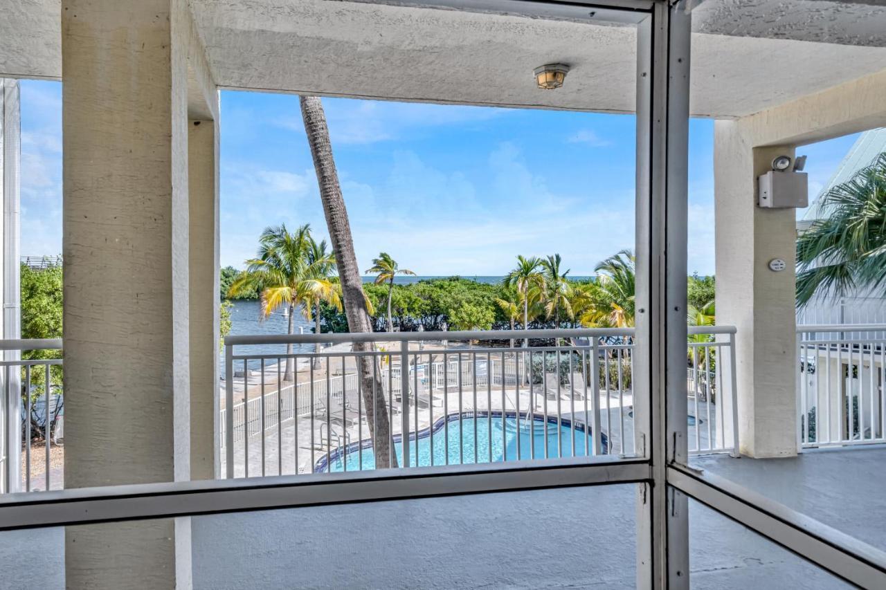 One-Bedroom King Suite Ocean View Non-Smoking
