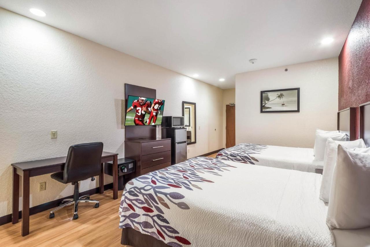 Deluxe Room Two Queen Beds Smoke