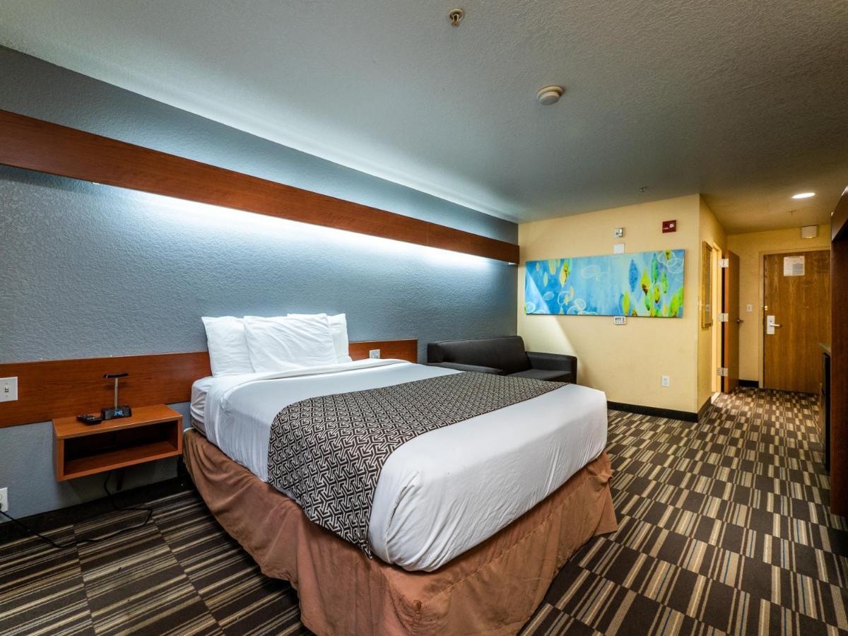 1 Queen Bed, Mobility/Hearing Accessible Room, Non-Smoking,1334125151:JPEG
