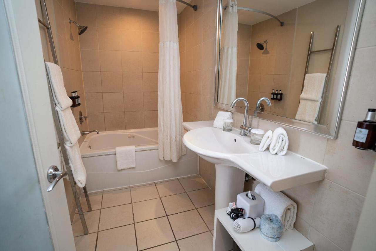 Sagamore King Suite