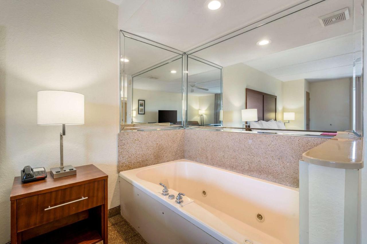 King Room Hot Tub Non-Smoking