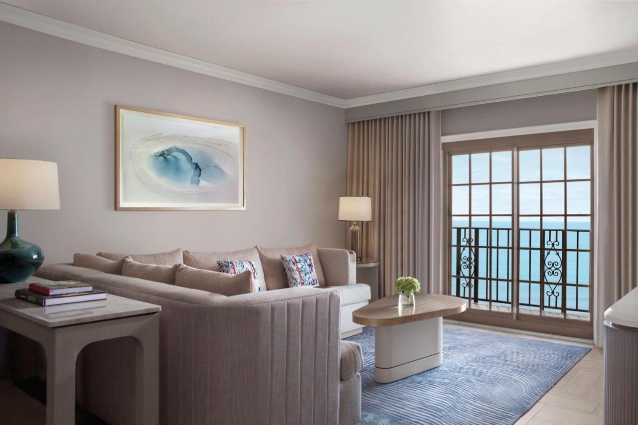 Deluxe Ocean Front Suite