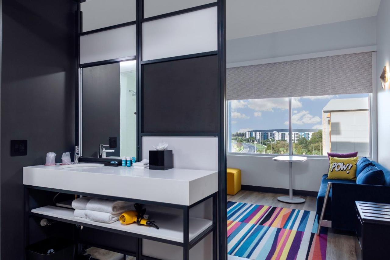 Larger Guest room, 1 King,1535280769:JPEG