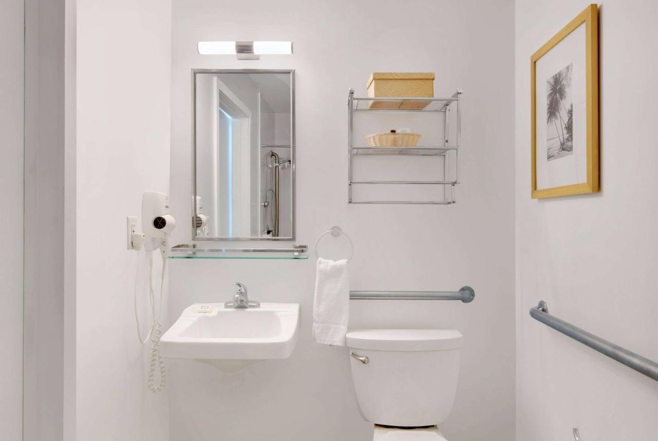 Habitación con ducha accesible en silla de ruedas adaptada para personas con discapacidad/con discapacidad auditiva - Cama extragrande - No fumadores