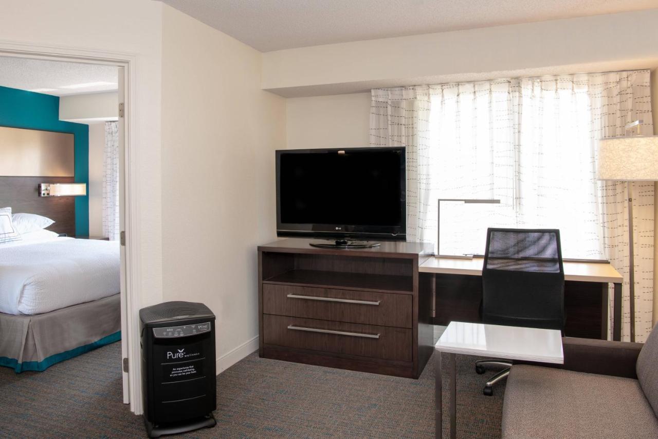 One-Bedroom King Suite with Sofa Bed - Allergy Friendly