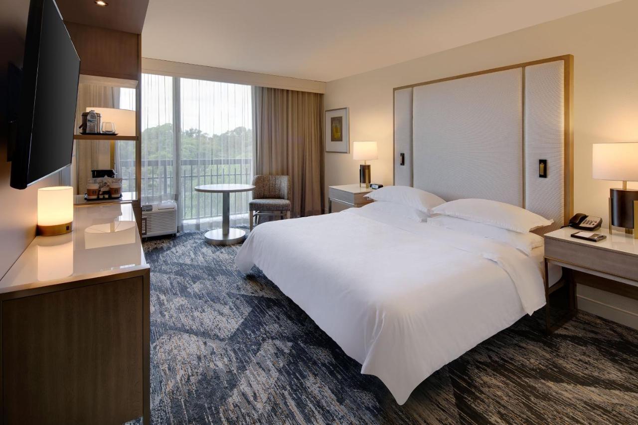 Club level Guest room 1 King