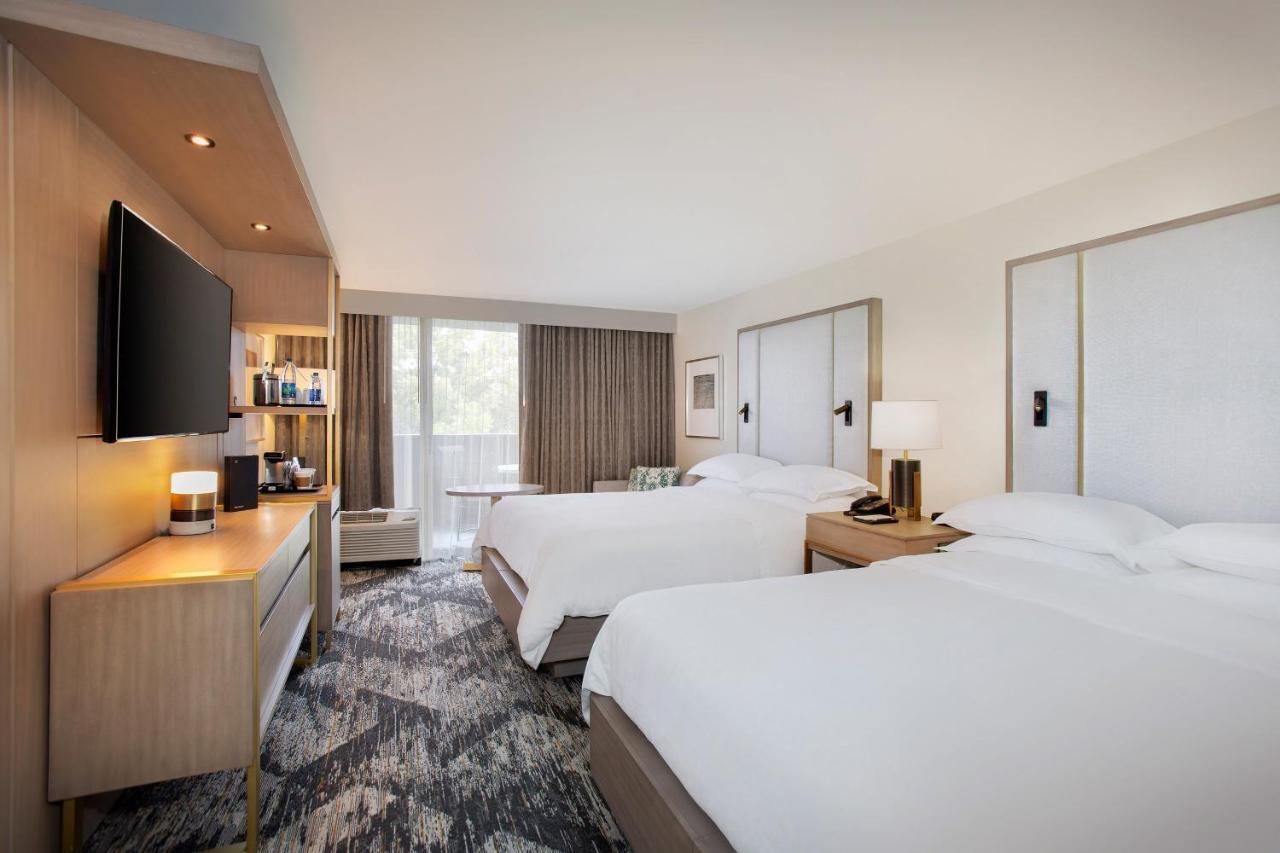 Standard Queen Room Two Queen Beds