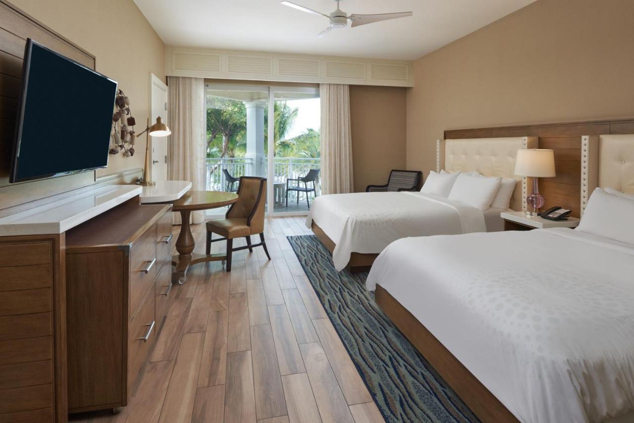 Partial Bay View Guest room 2 Queen Bay view Balcony