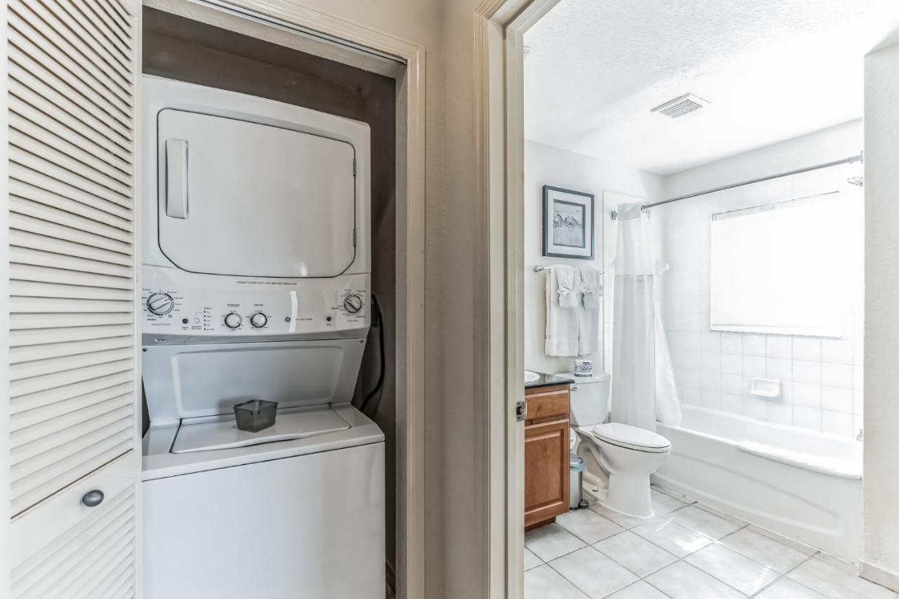 Apartment with Balcony,1414443848:JPEG