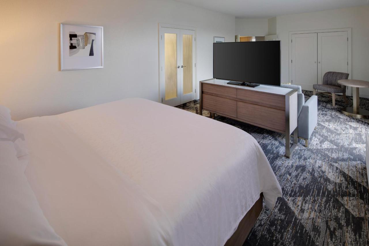1 Bedroom Suite 1 King