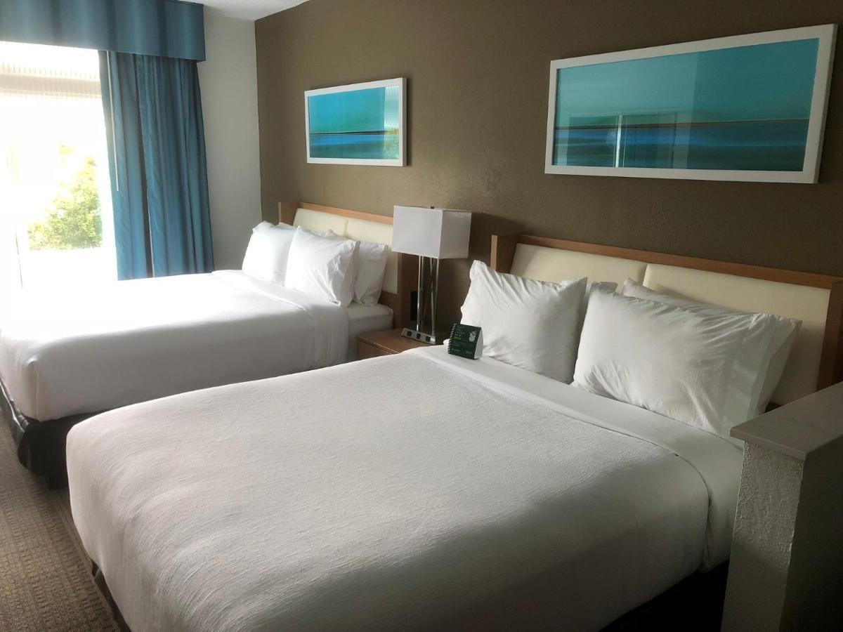 Queen Room Two Queen Beds Lakeview