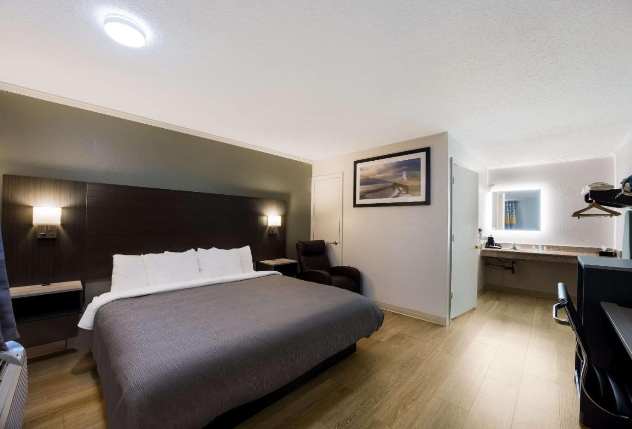 King Room - Disability Access/Non-Smoking