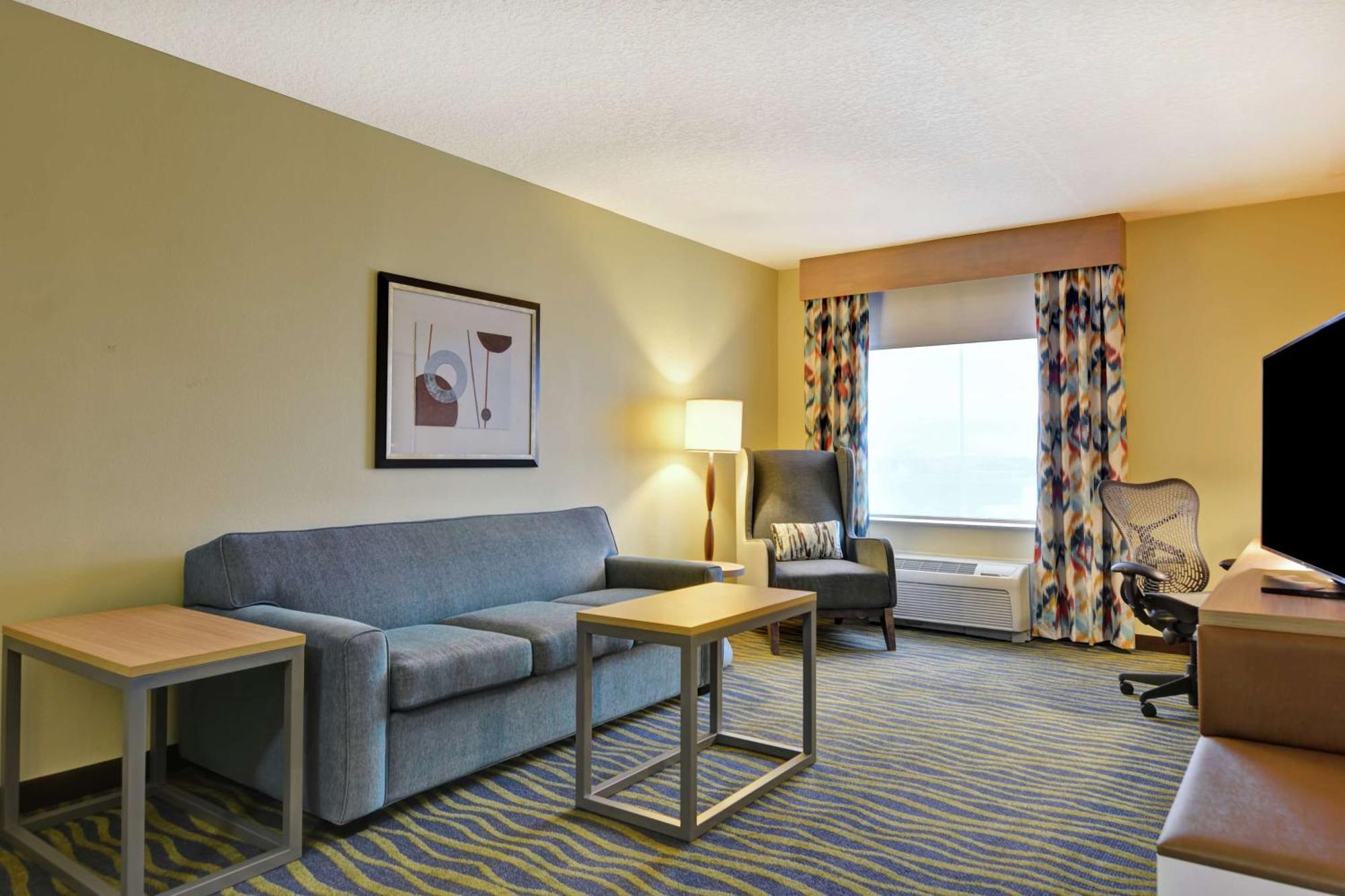 One-Bedroom King Suite Sofa Bed