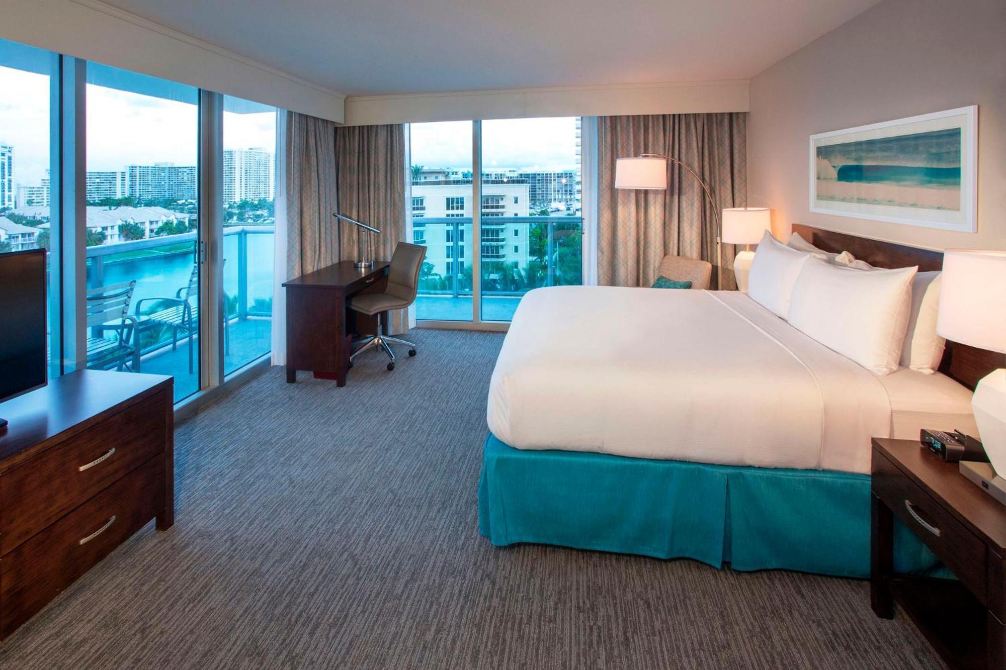 Corner King Room