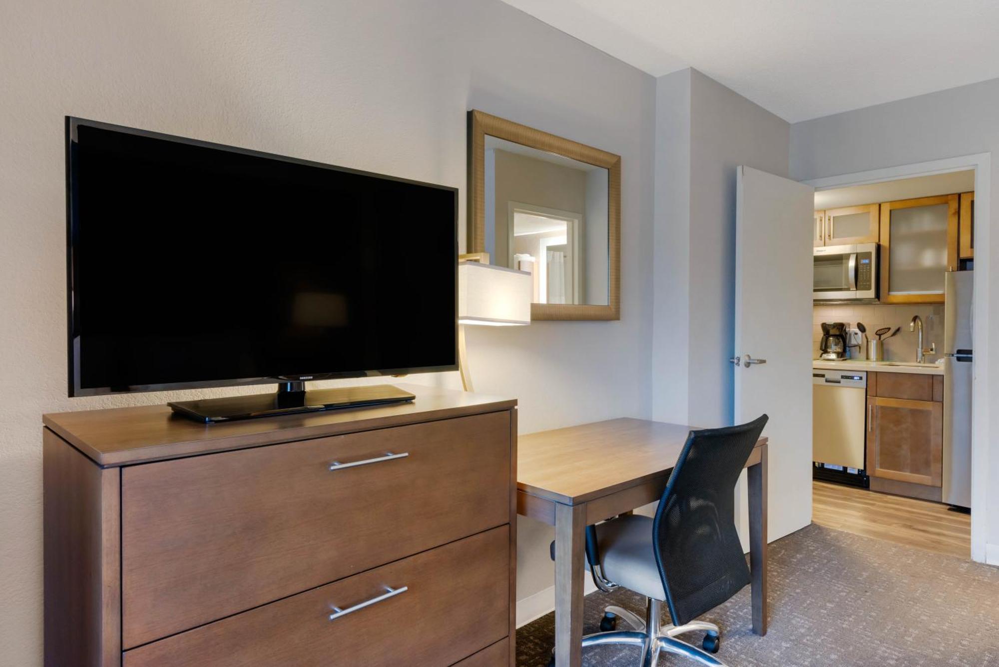 Two-Bedroom Suite One King Two Queen Beds