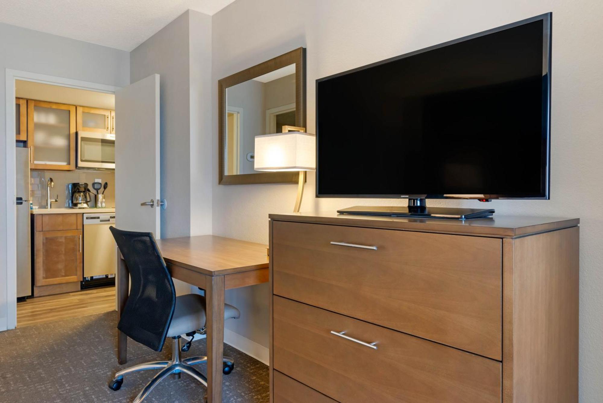 Two-Bedroom Suite One King Two Queen Beds