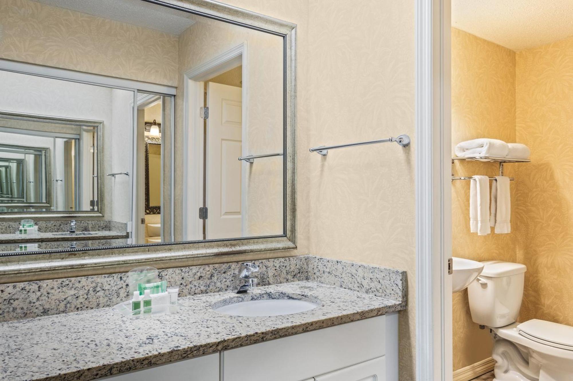 Queen Room with Two Queen Beds and Mobility Accessible Tub