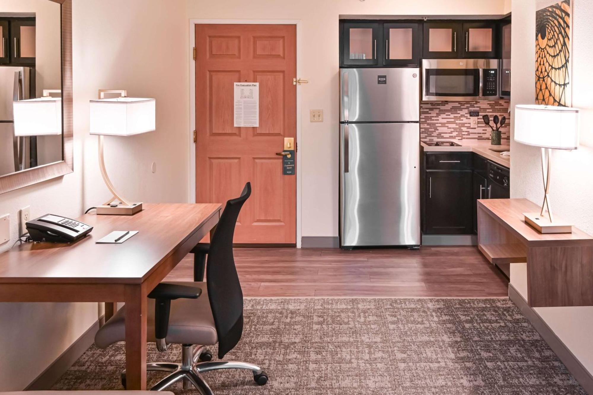 One-Bedroom King Suite