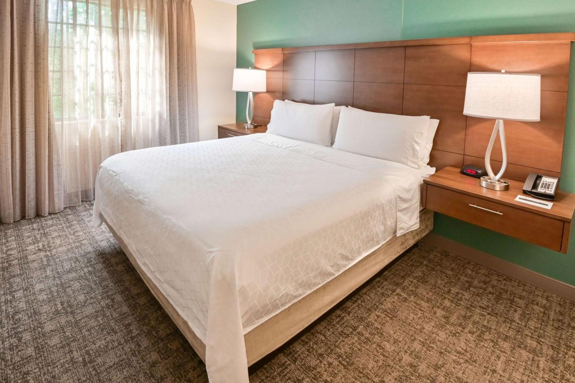 One-Bedroom King Suite