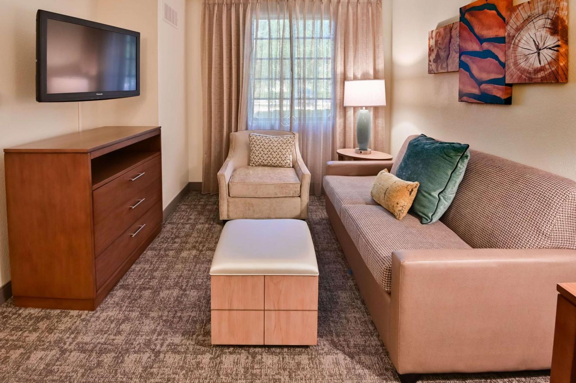 One-Bedroom King Suite