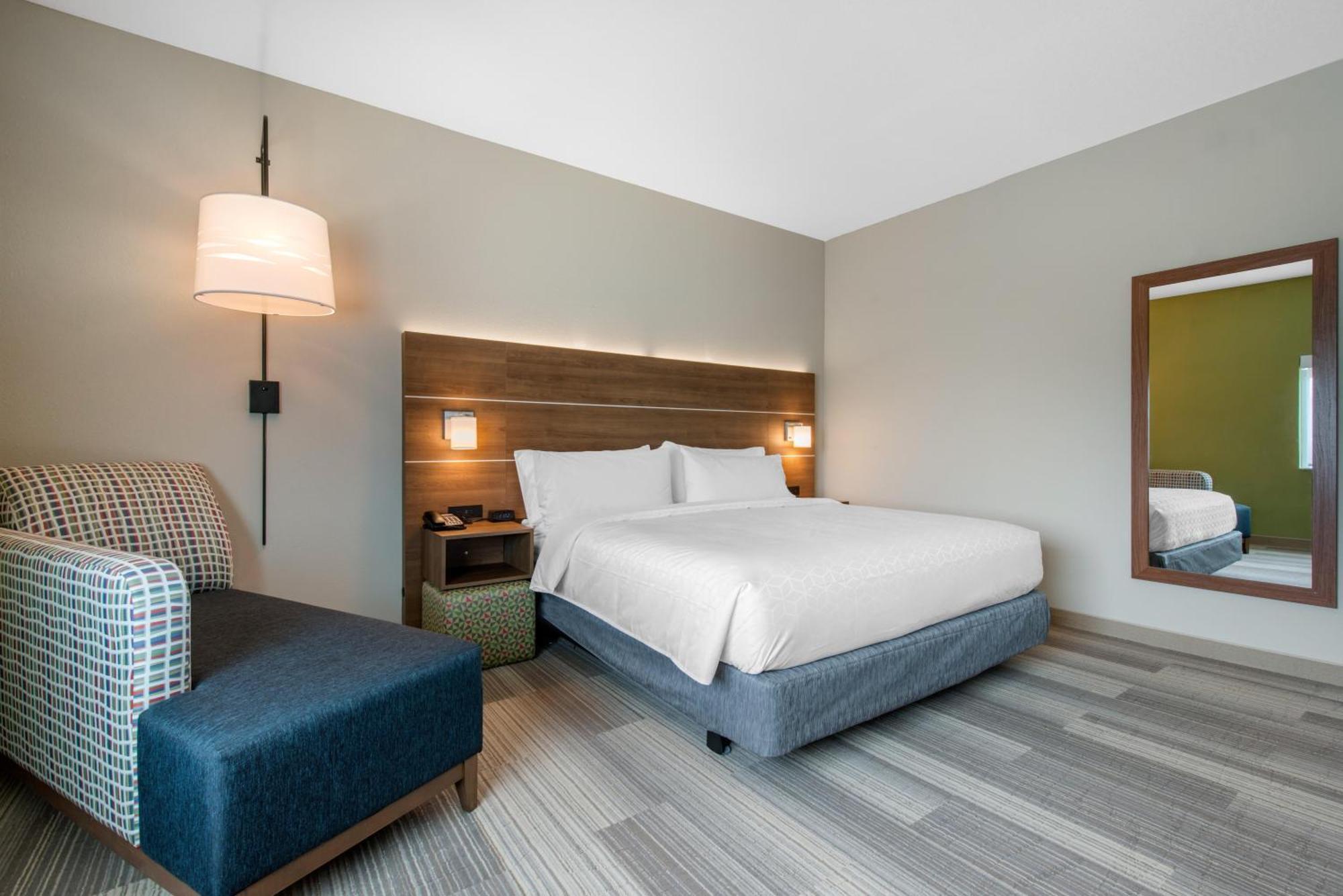 Standard King Room