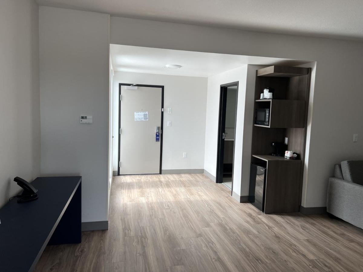 One Room Suite - Non Smoking