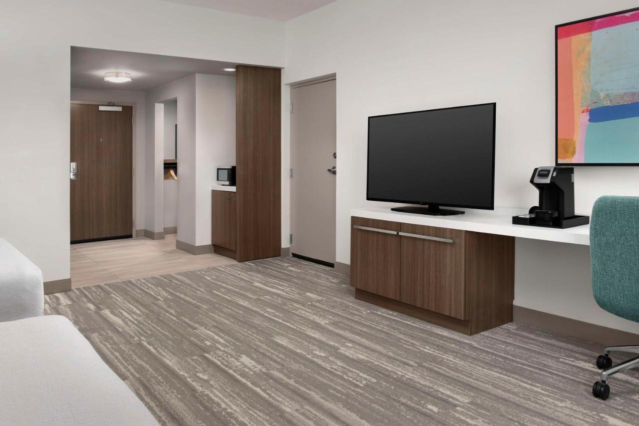 Queen Room with Two Queen Beds - Mobility and Hearing Access