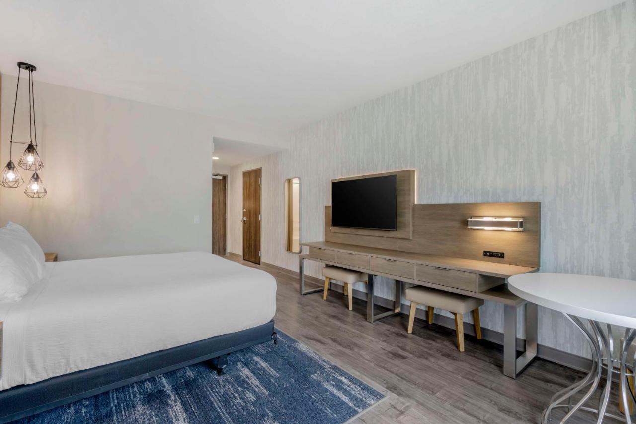 King Room with Bath Tub - Disability Access/Non-Smoking,1480889588:JPEG