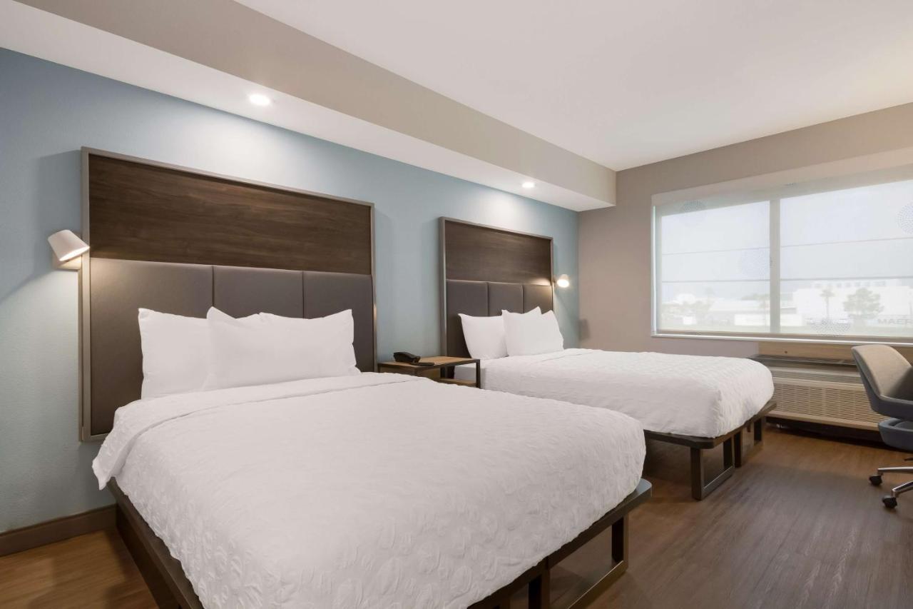 Queen Room with Two Queen Beds - Hearing Access