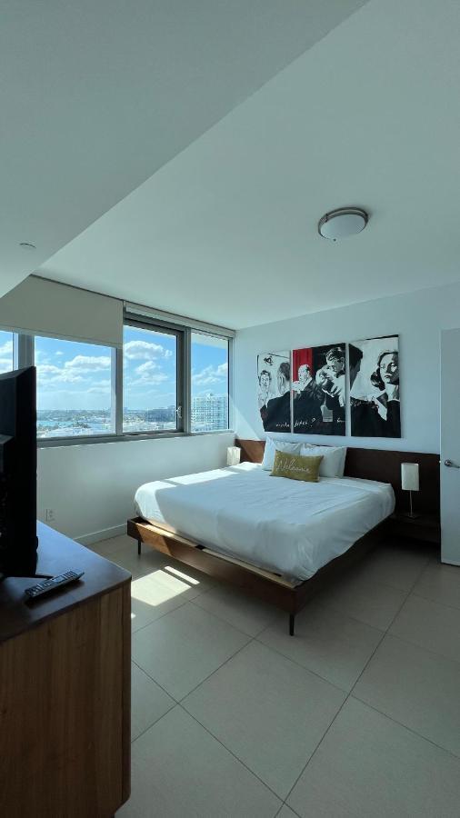 Deluxe One-Bedroom King Suite with Partial Ocean View,1483462028:JPEG
