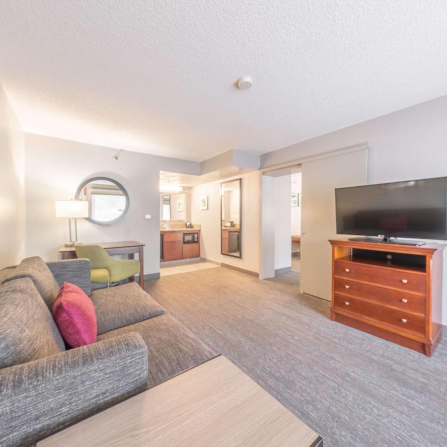 One-Bedroom King Suite - Exterior Entrance/Non-Smoking,1498949233:JPEG